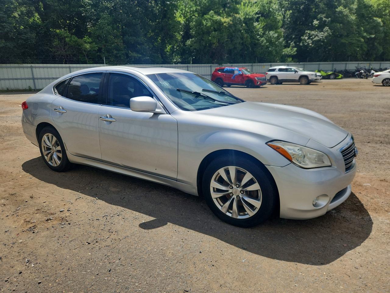 INFINITI M37 Base