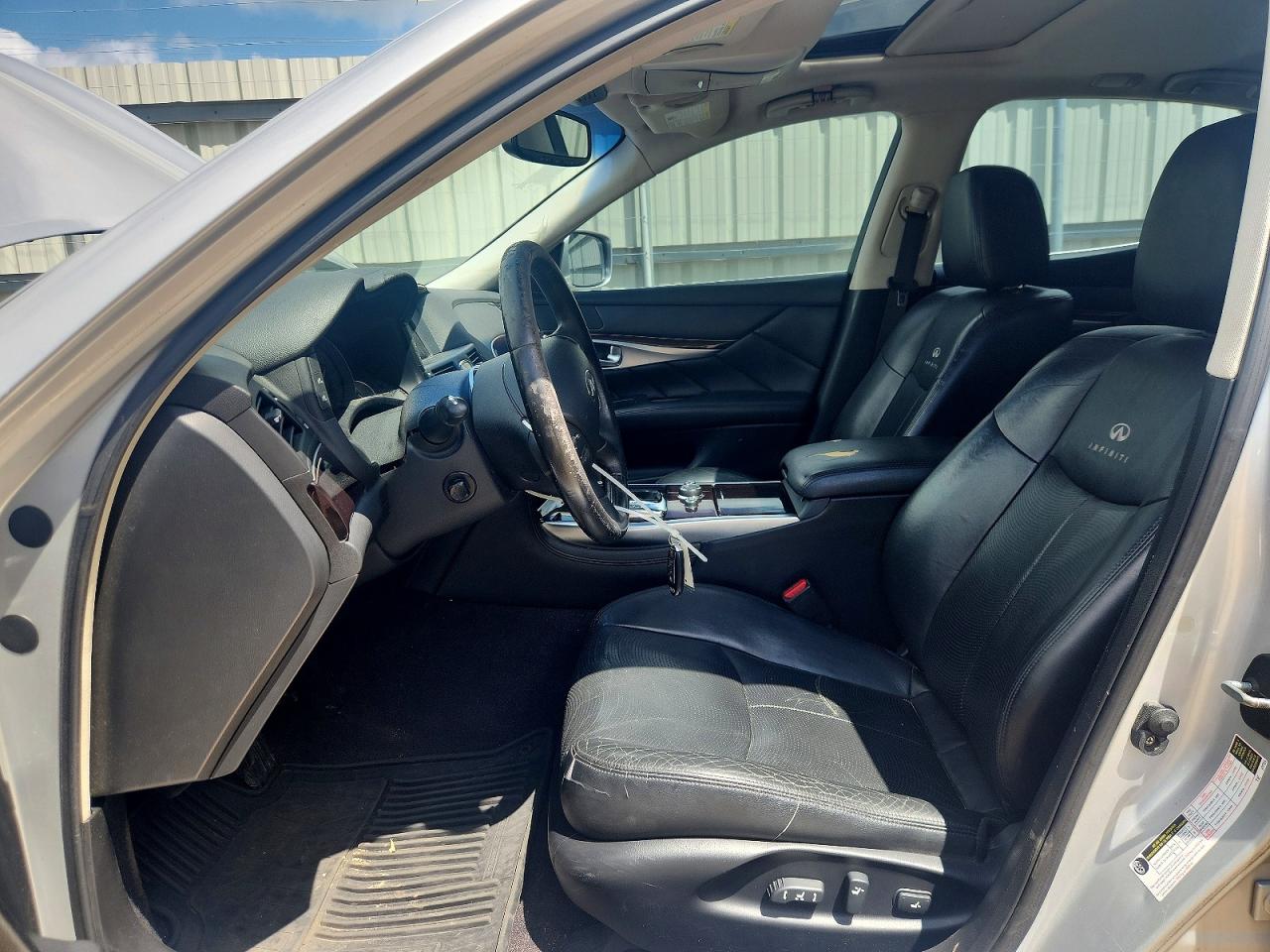 INFINITI M37 Base