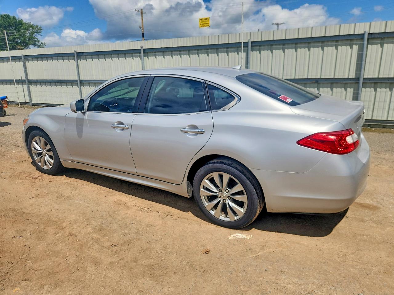 INFINITI M37 Base