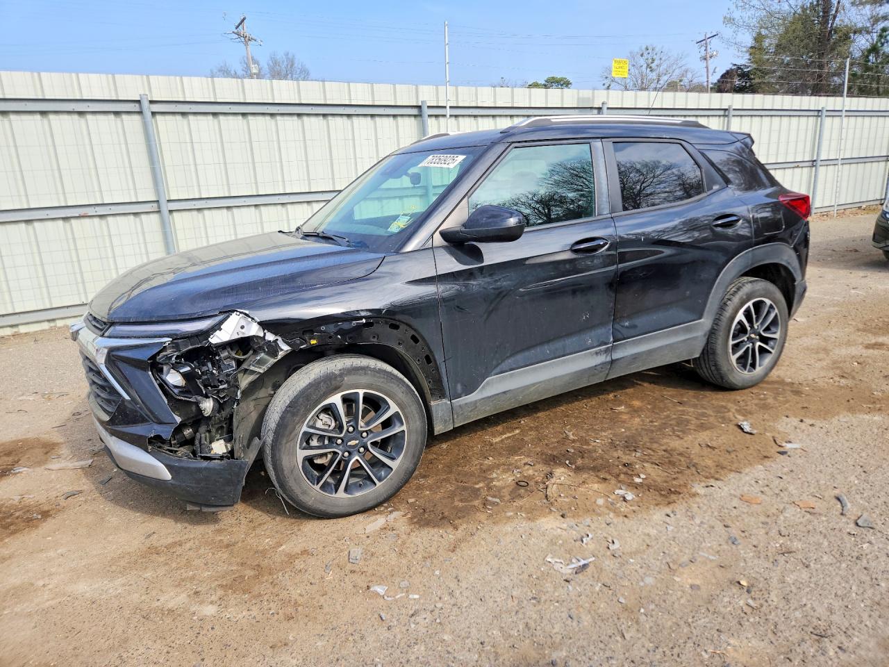 Salvage Chevrolet Trailblazer Image
