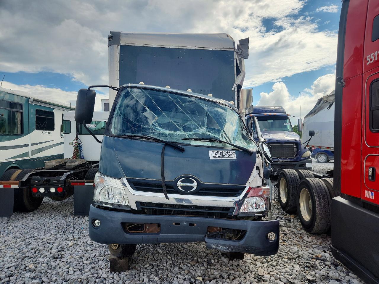 Hino 195