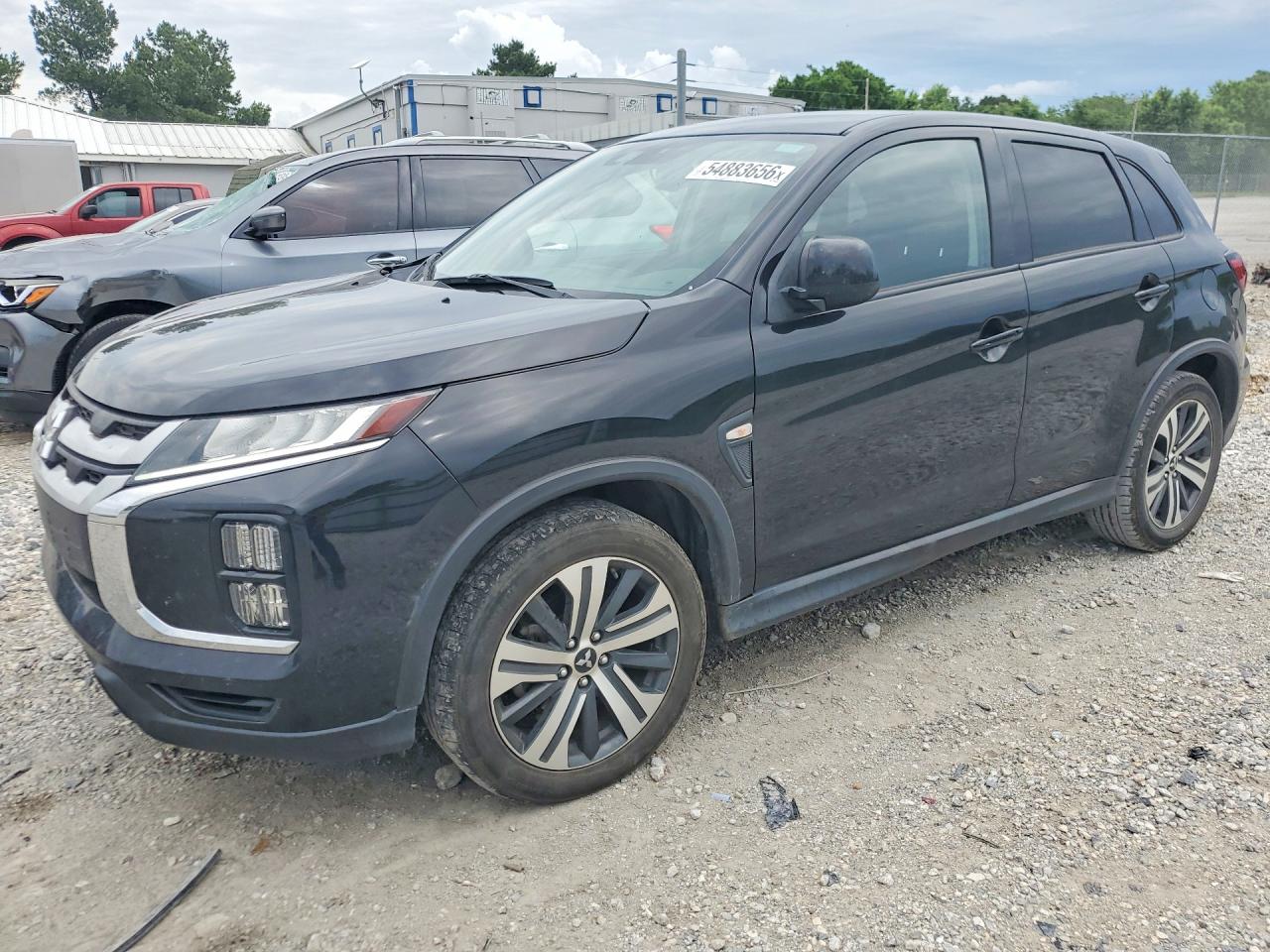 Salvage Mitsubishi Outlander Image