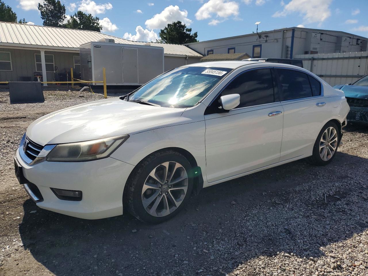 Salvage Honda Accord Image