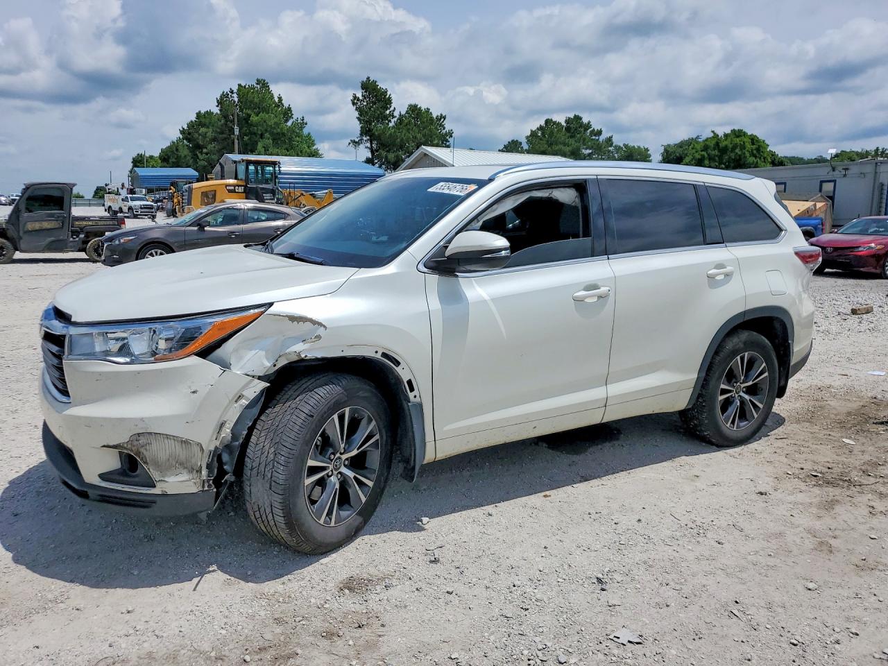Salvage Toyota Highlander Image