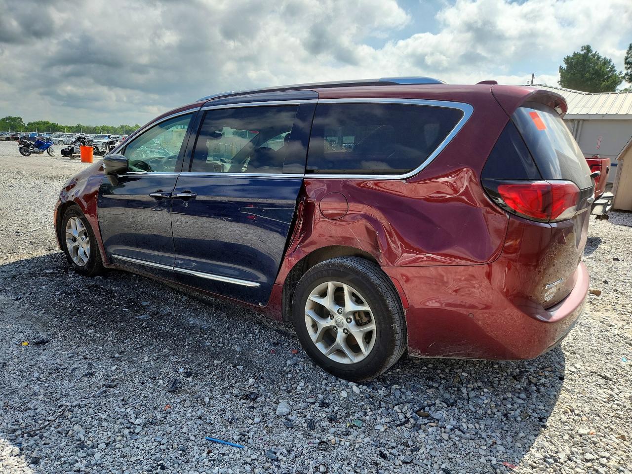 Chrysler Pacifica Touring L