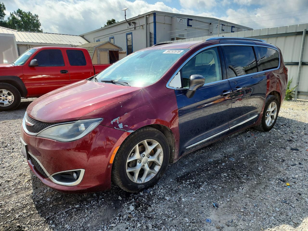 Salvage Chrysler Pacifica Image