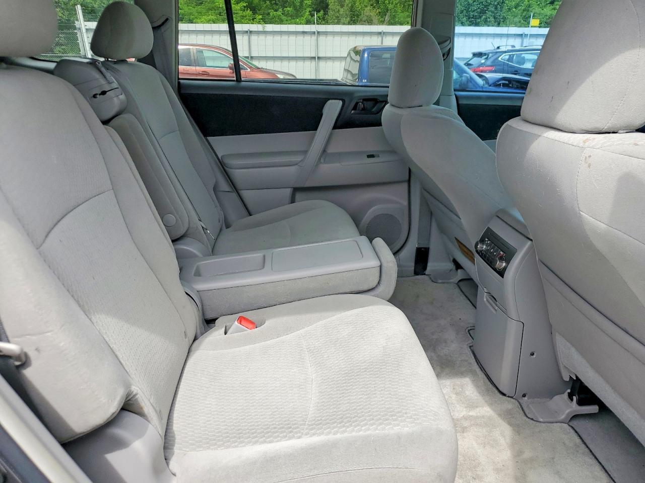 Toyota Highlander Base