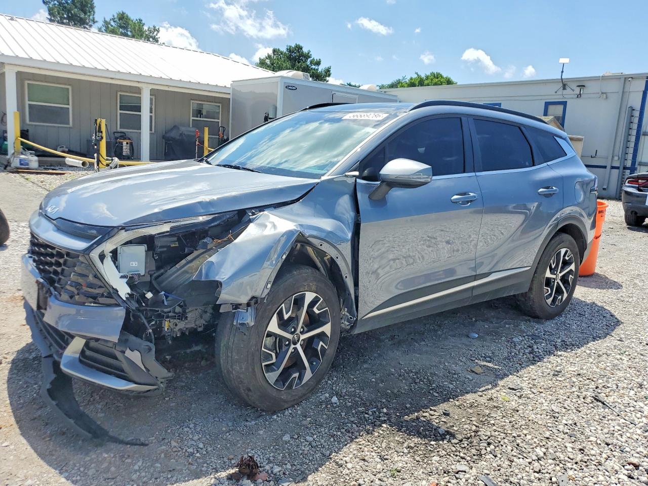 Salvage Kia Sportage Image