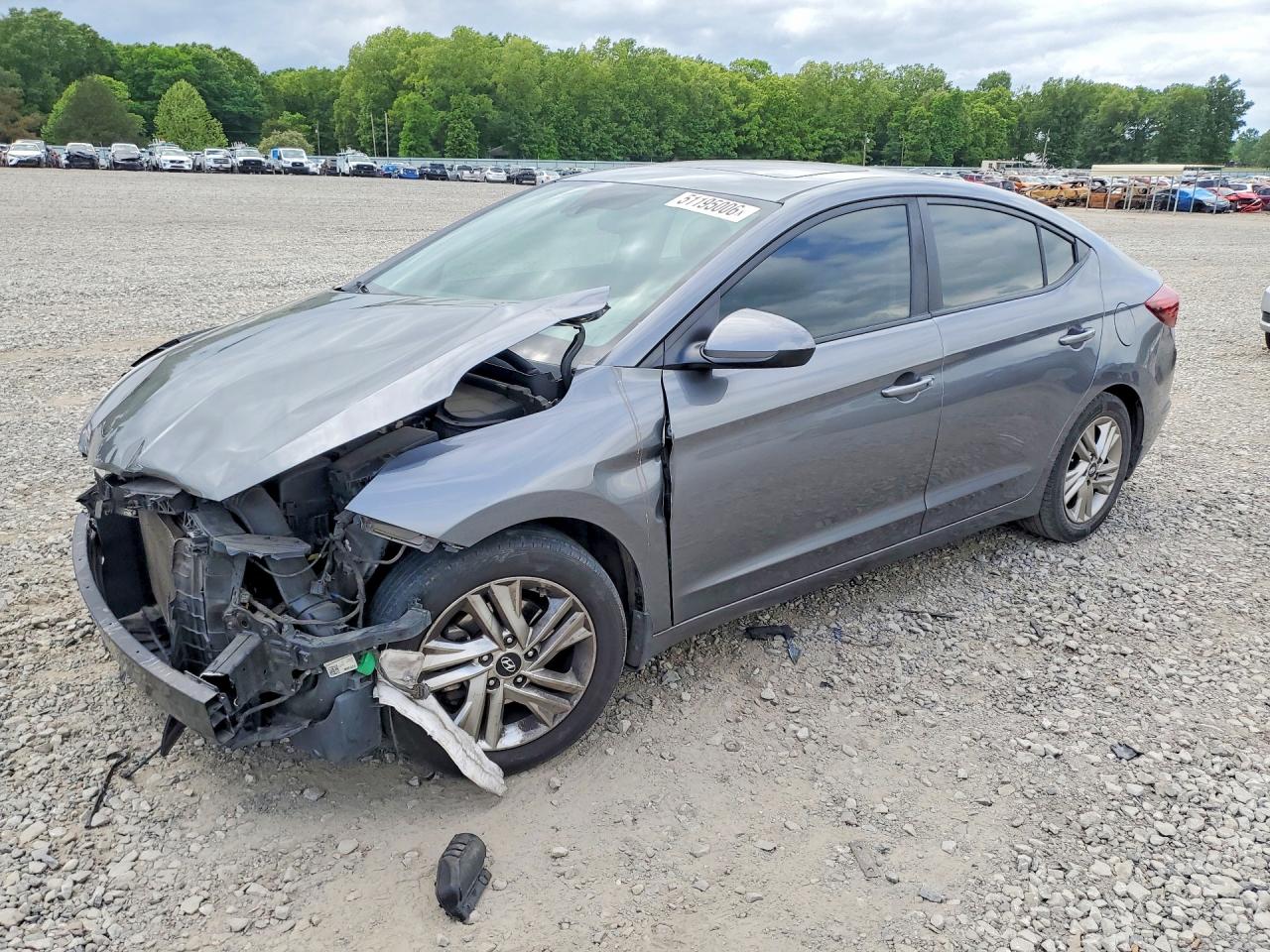 Salvage Hyundai ELANTRA Image