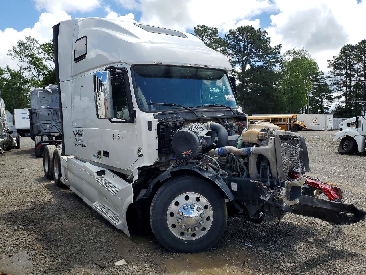 Salvage Volvo Vn Image