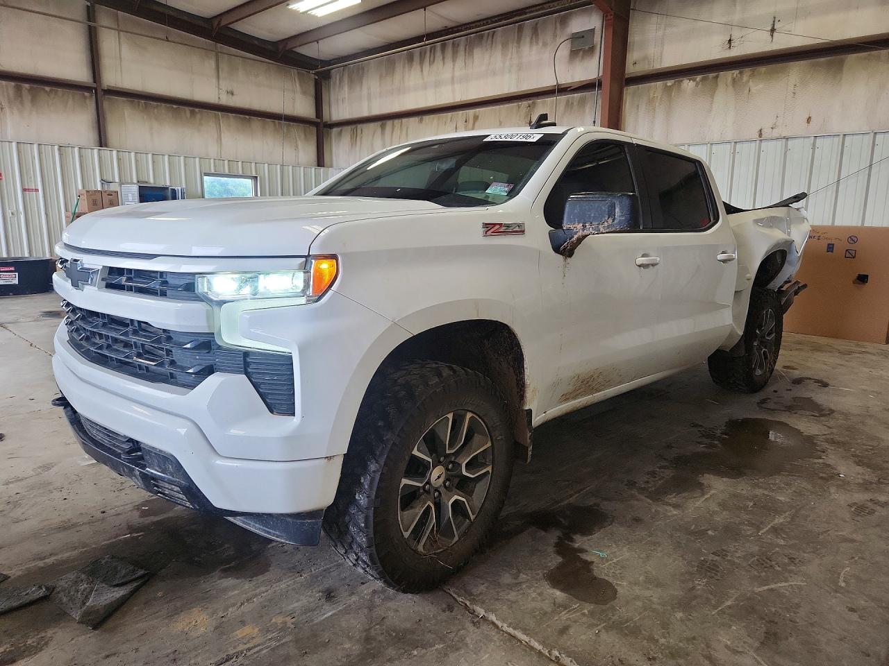 Salvage Chevrolet Silverado Image