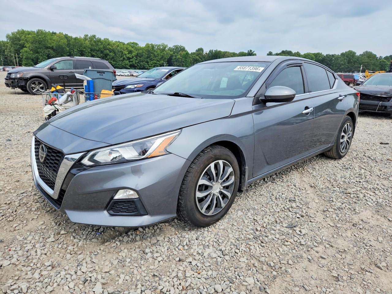 Salvage Nissan Altima Image