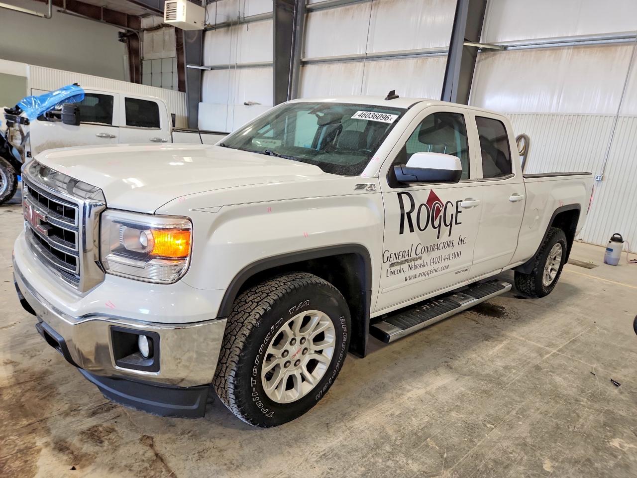 Salvage GMC Sierra Image