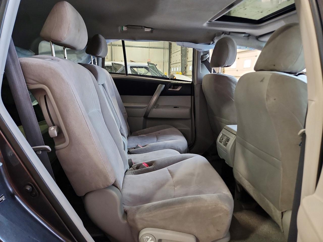 Toyota Highlander Sport