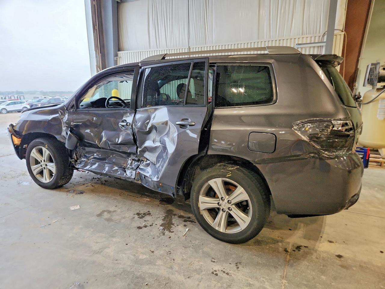 Toyota Highlander Sport