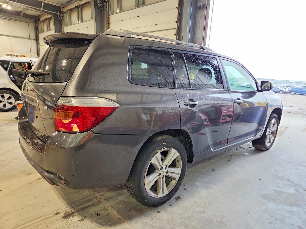 Toyota Highlander Sport
