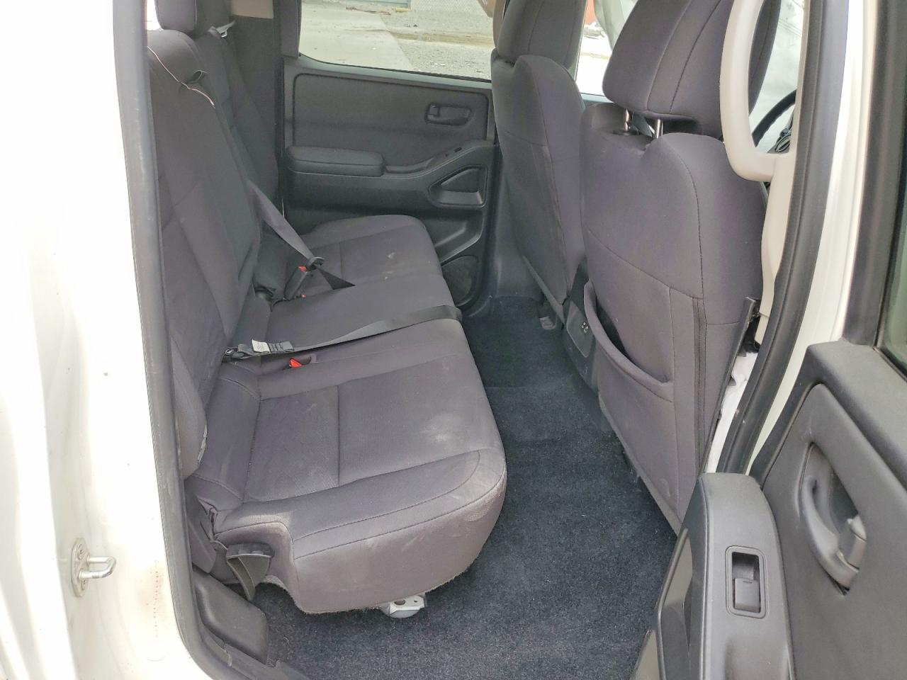 Nissan Frontier S