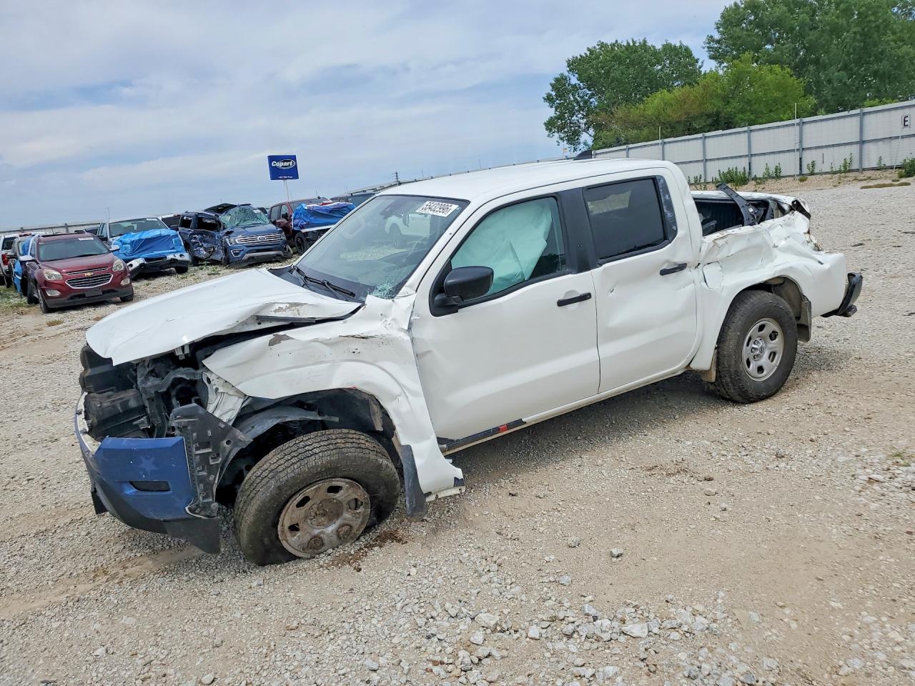 Salvage Nissan Frontier Image