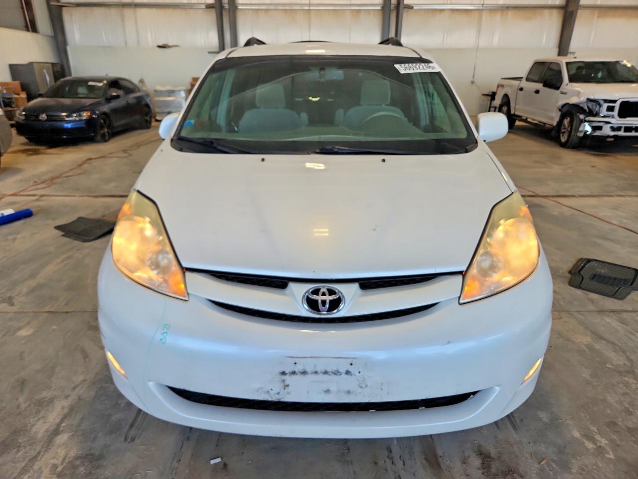 Toyota Sienna Xle 7 Passenger