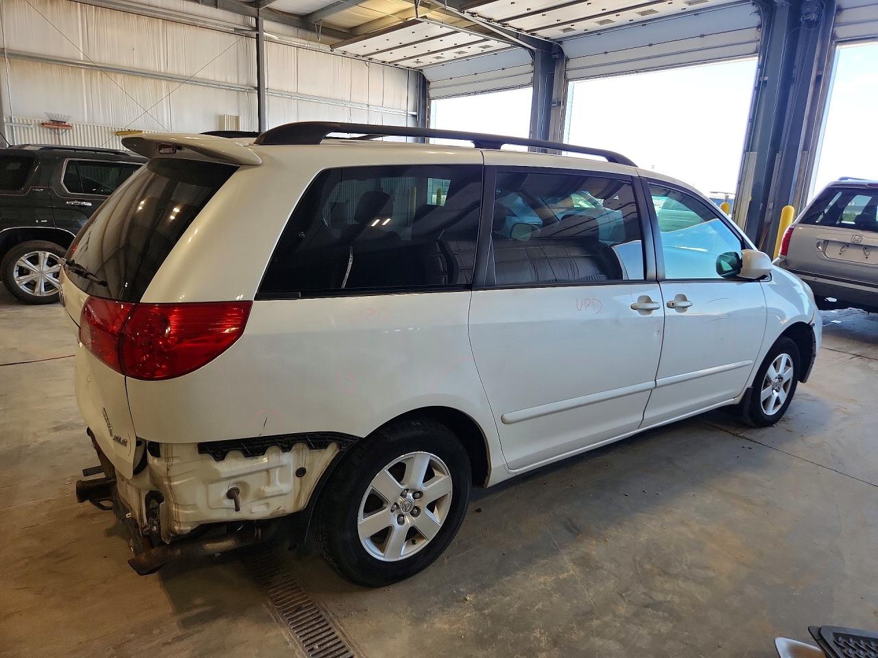 Toyota Sienna Xle 7 Passenger