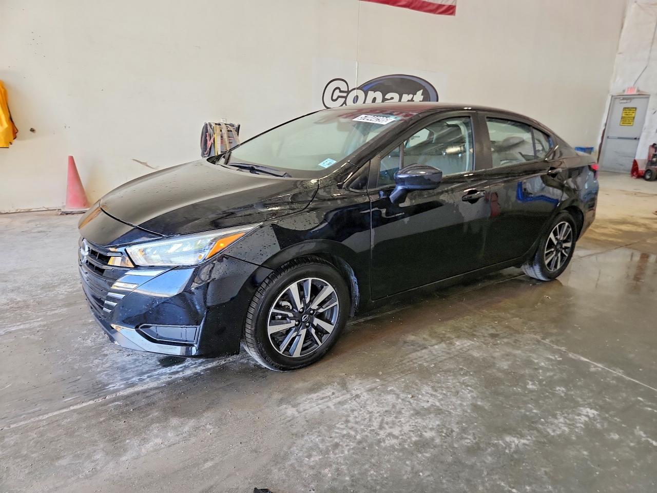 Salvage Nissan Versa Image