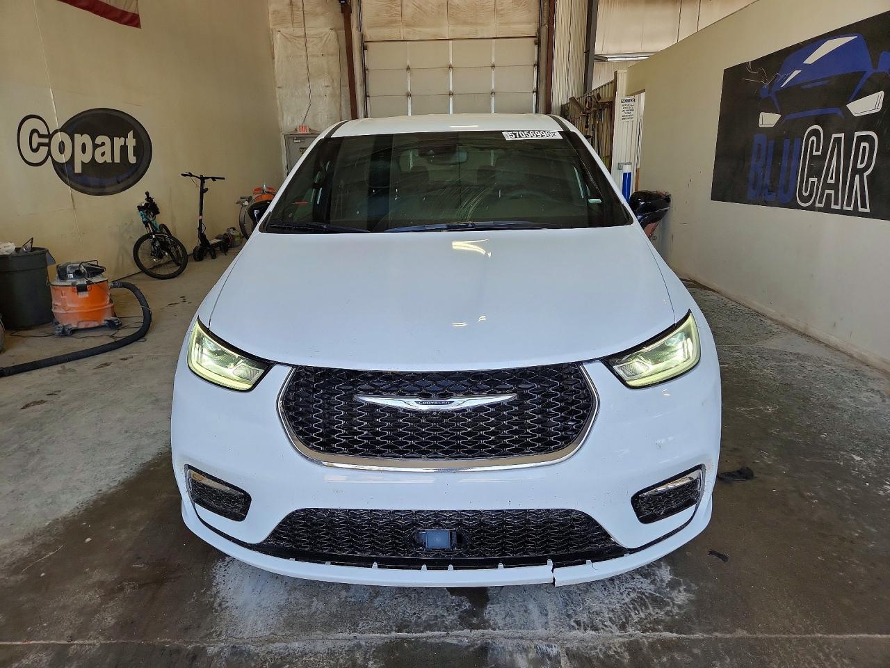 Chrysler Pacifica Select