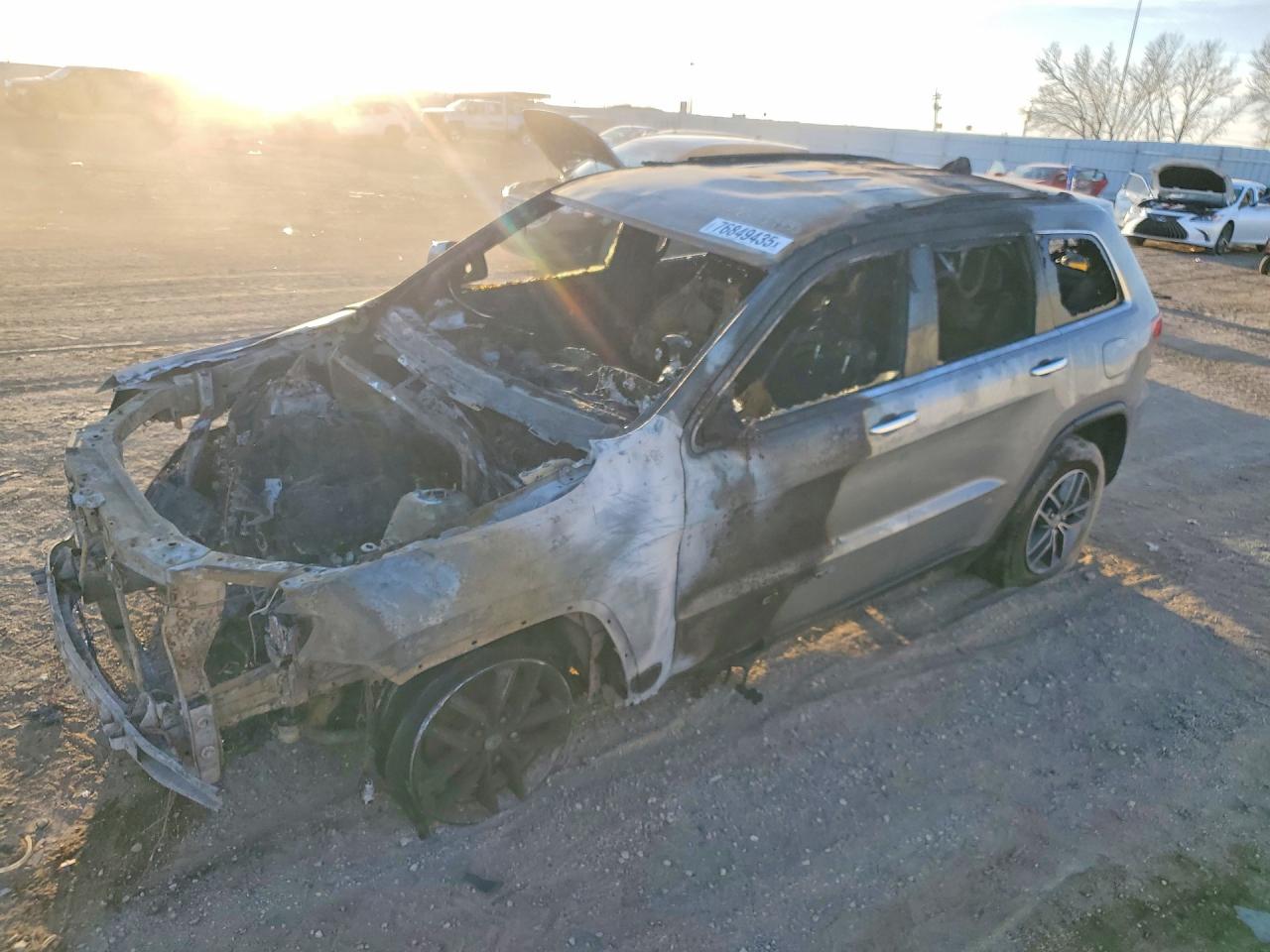 Salvage Jeep Grand Cherokee Image