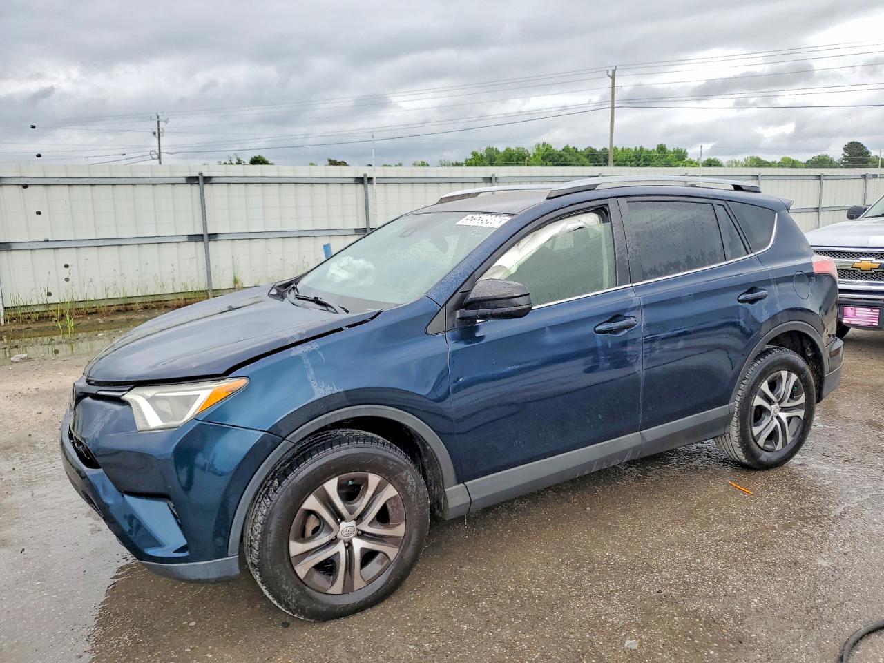 Salvage Toyota RAV4 Image