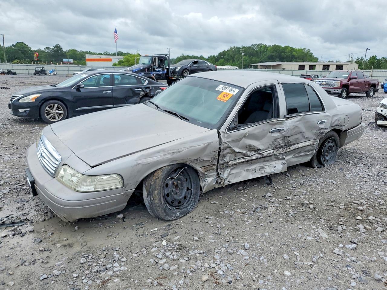 Salvage Ford Crown Vic Image