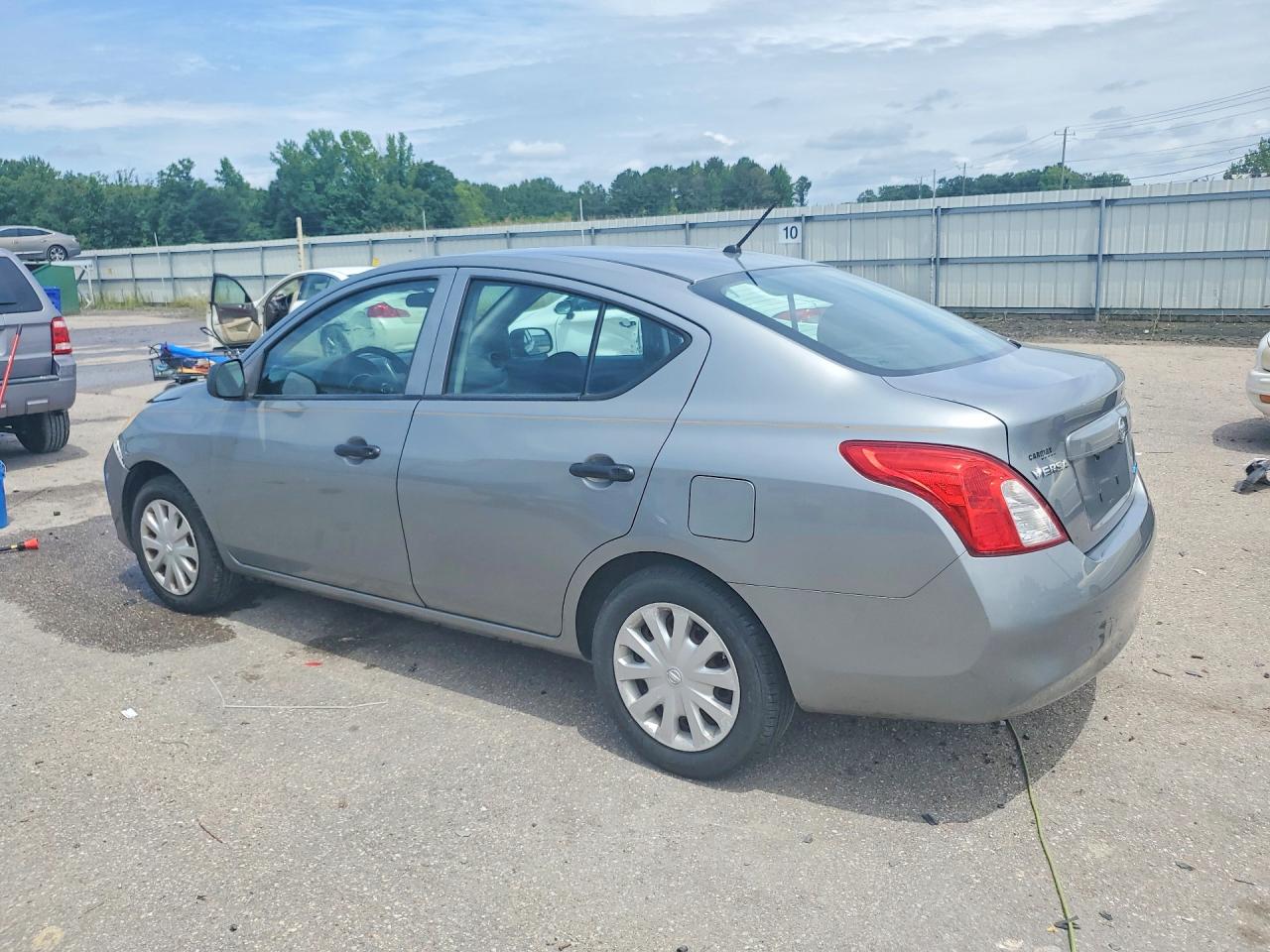 Nissan Versa 1.6 S