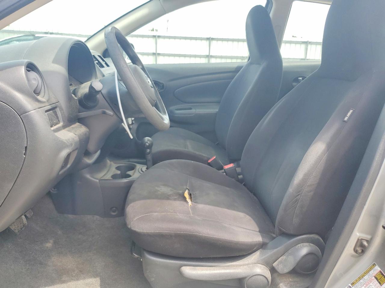 Nissan Versa 1.6 S