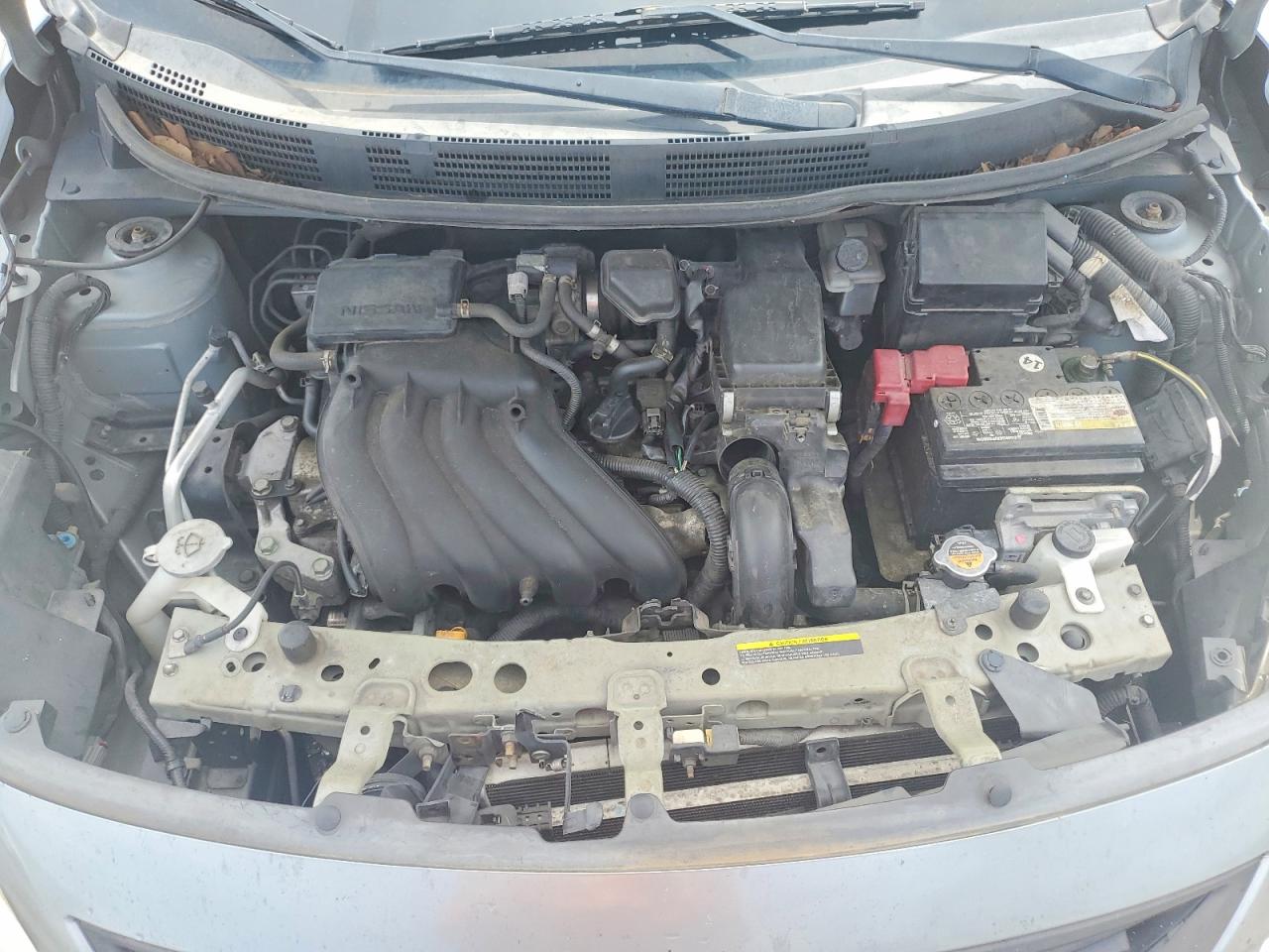 Nissan Versa 1.6 S