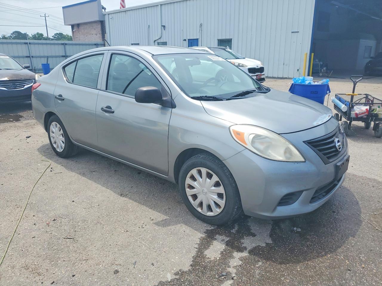 Nissan Versa 1.6 S