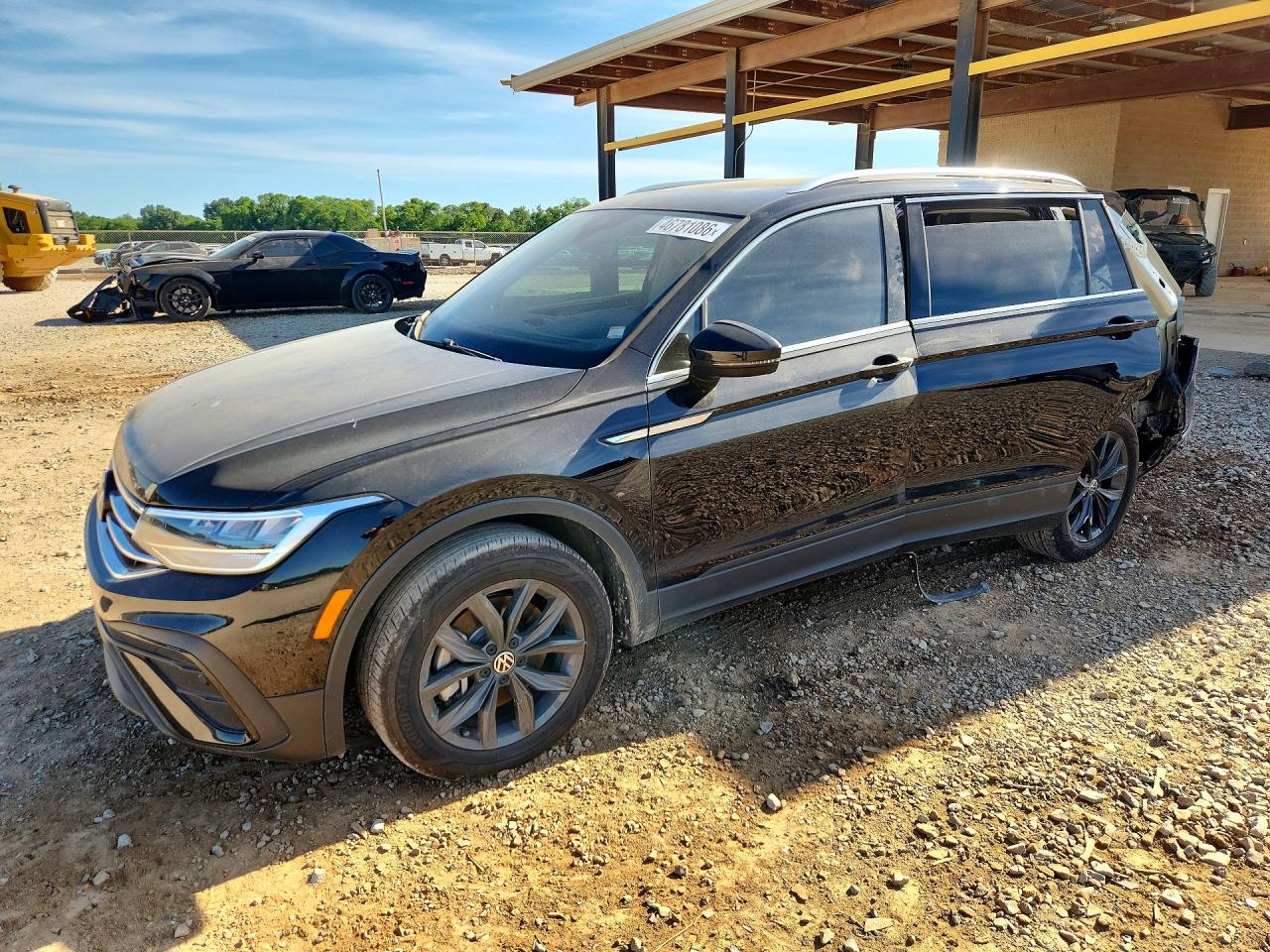 Salvage Volkswagen Tiguan Image