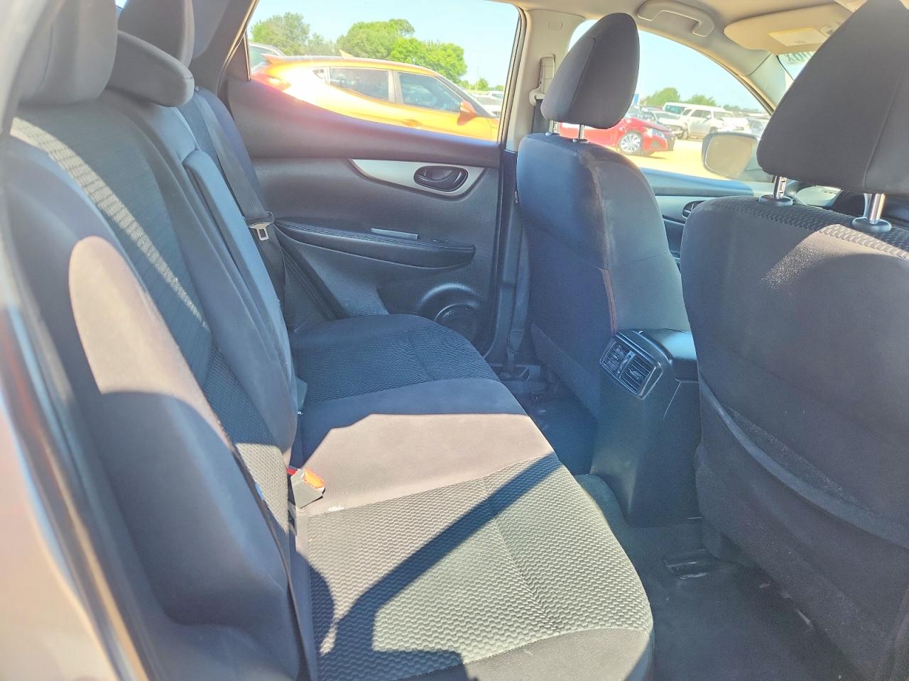 Nissan Rogue S