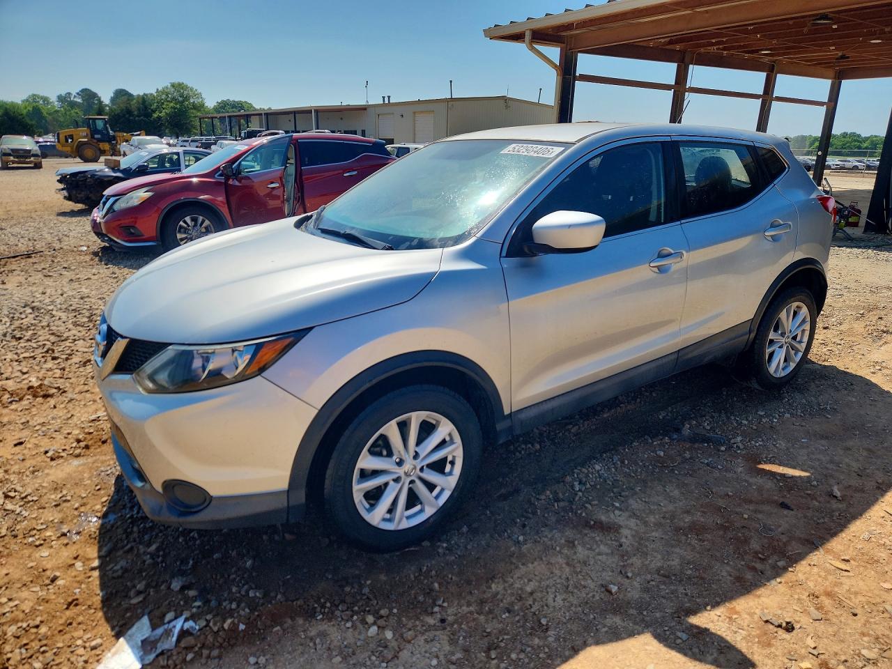 Salvage Nissan Rogue Image