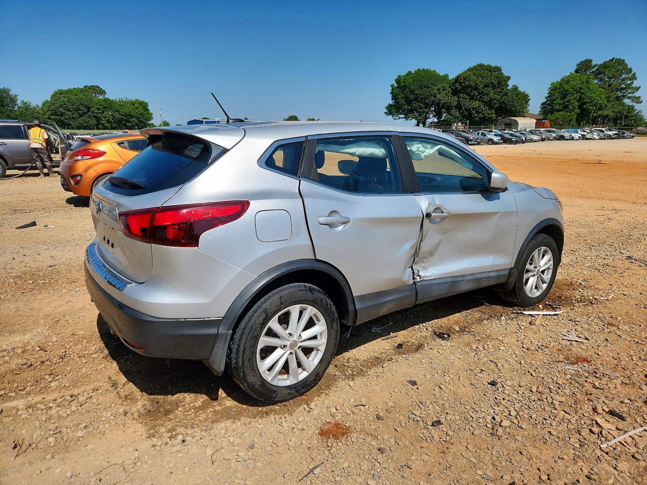 Nissan Rogue S