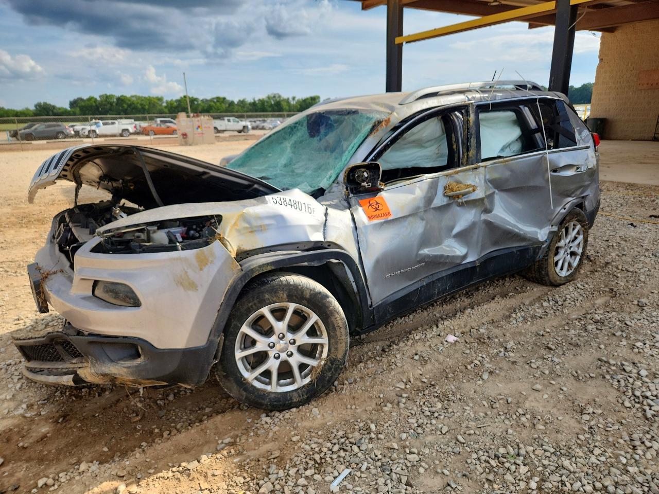 Salvage Jeep Cherokee Image