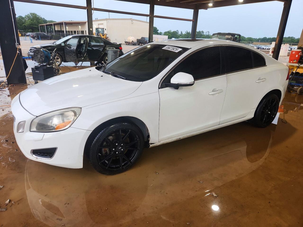 Salvage Volvo S60 Image