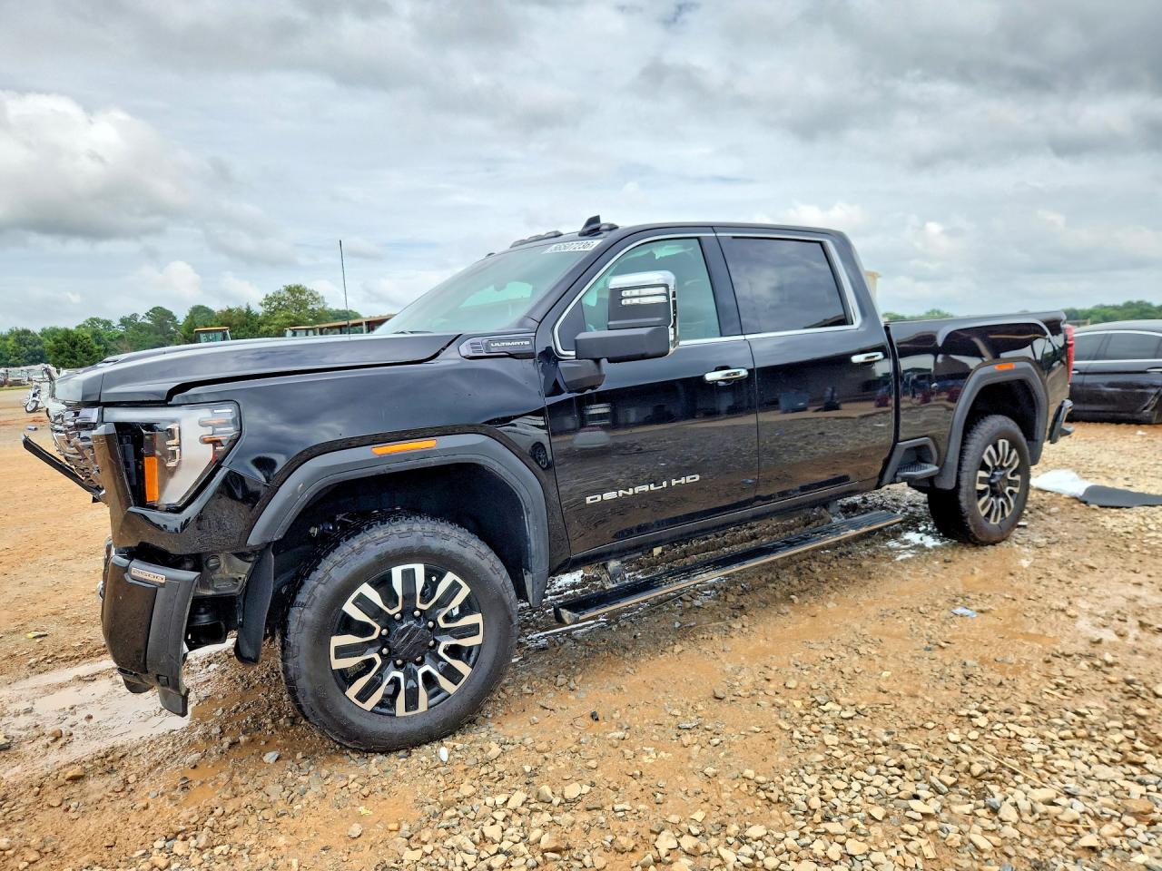 Salvage GMC Sierra Image