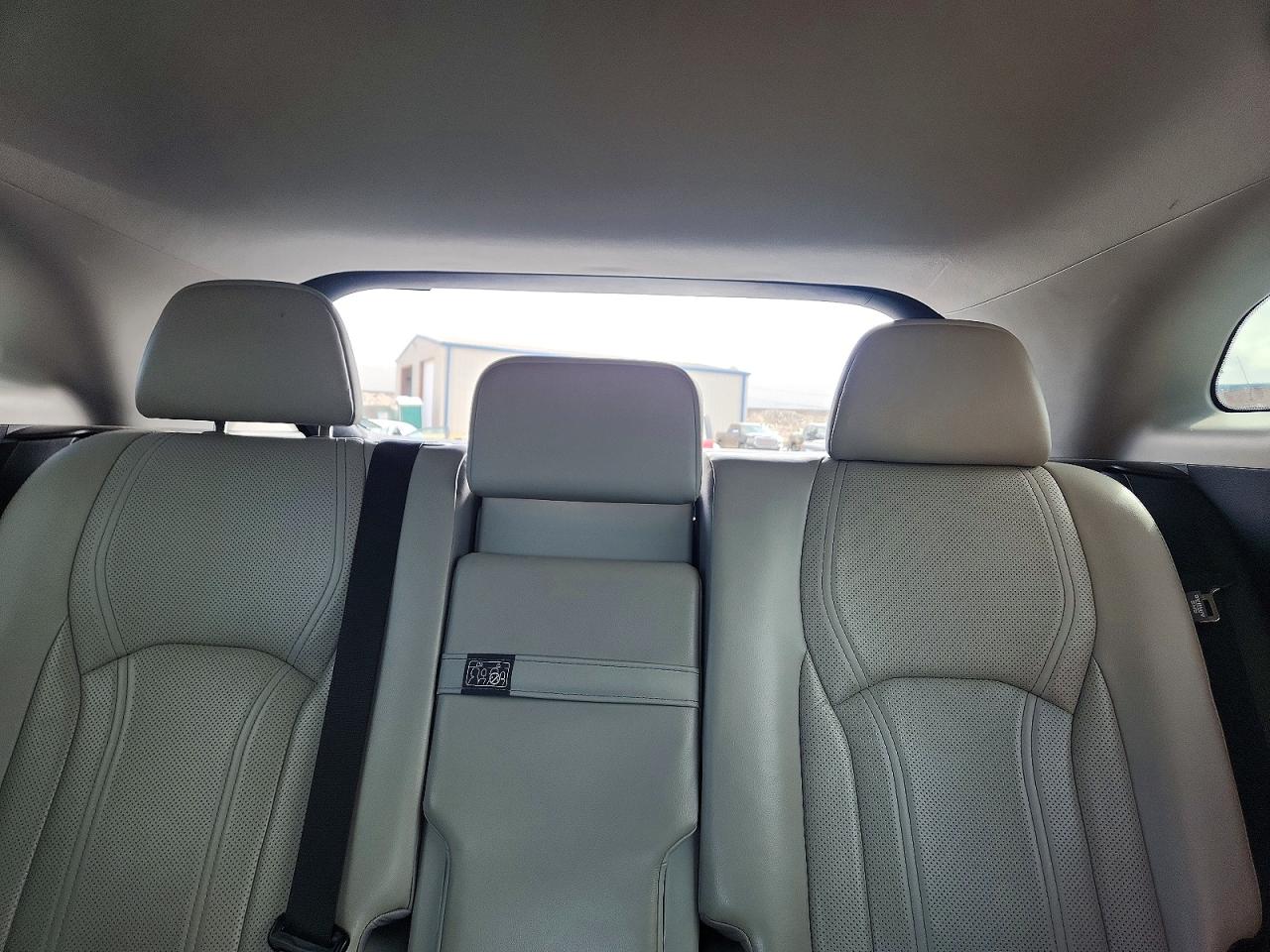 Lexus RX Base