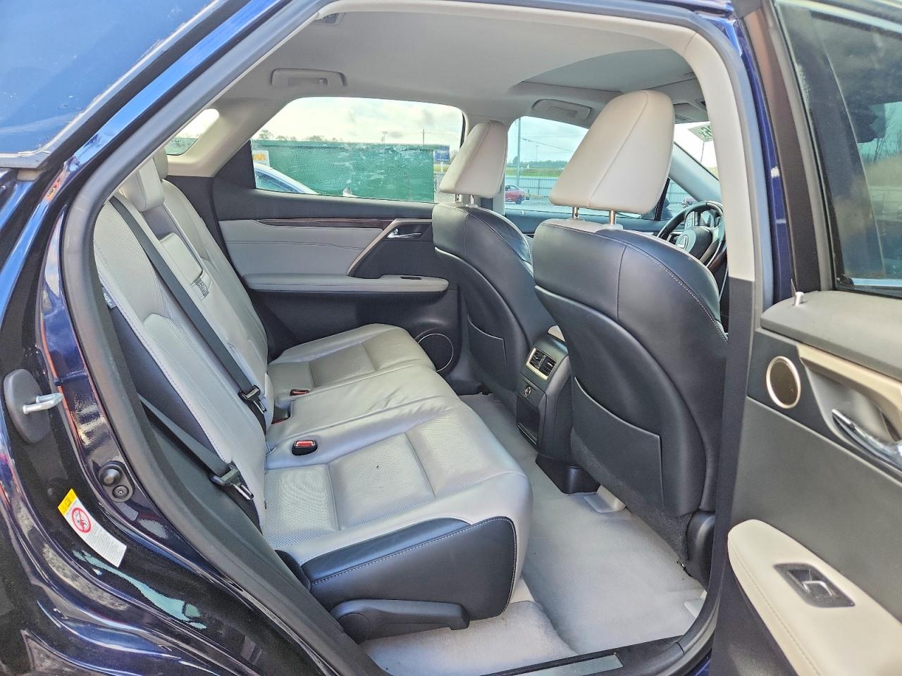 Lexus RX Base
