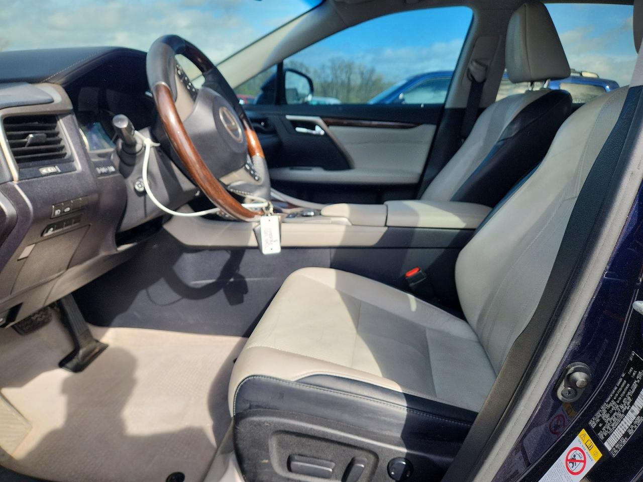 Lexus RX Base