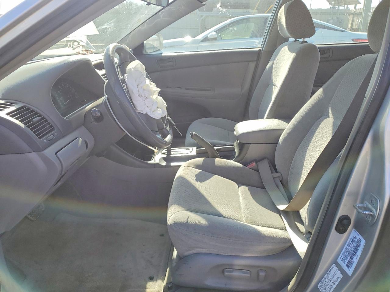Toyota Camry Le V6