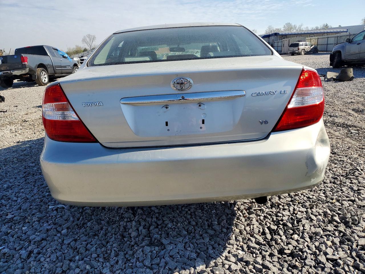 Toyota Camry Le V6