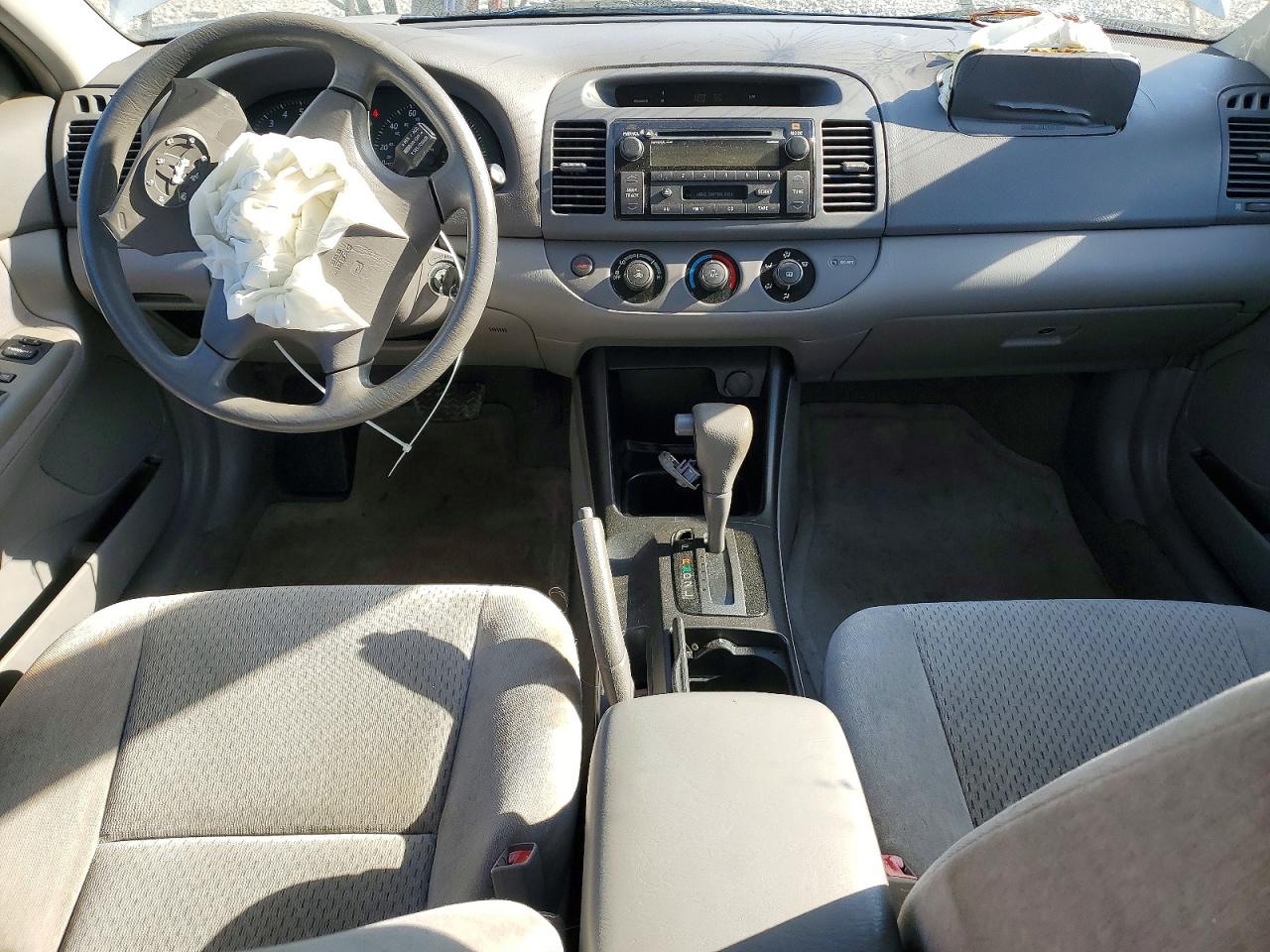 Toyota Camry Le V6