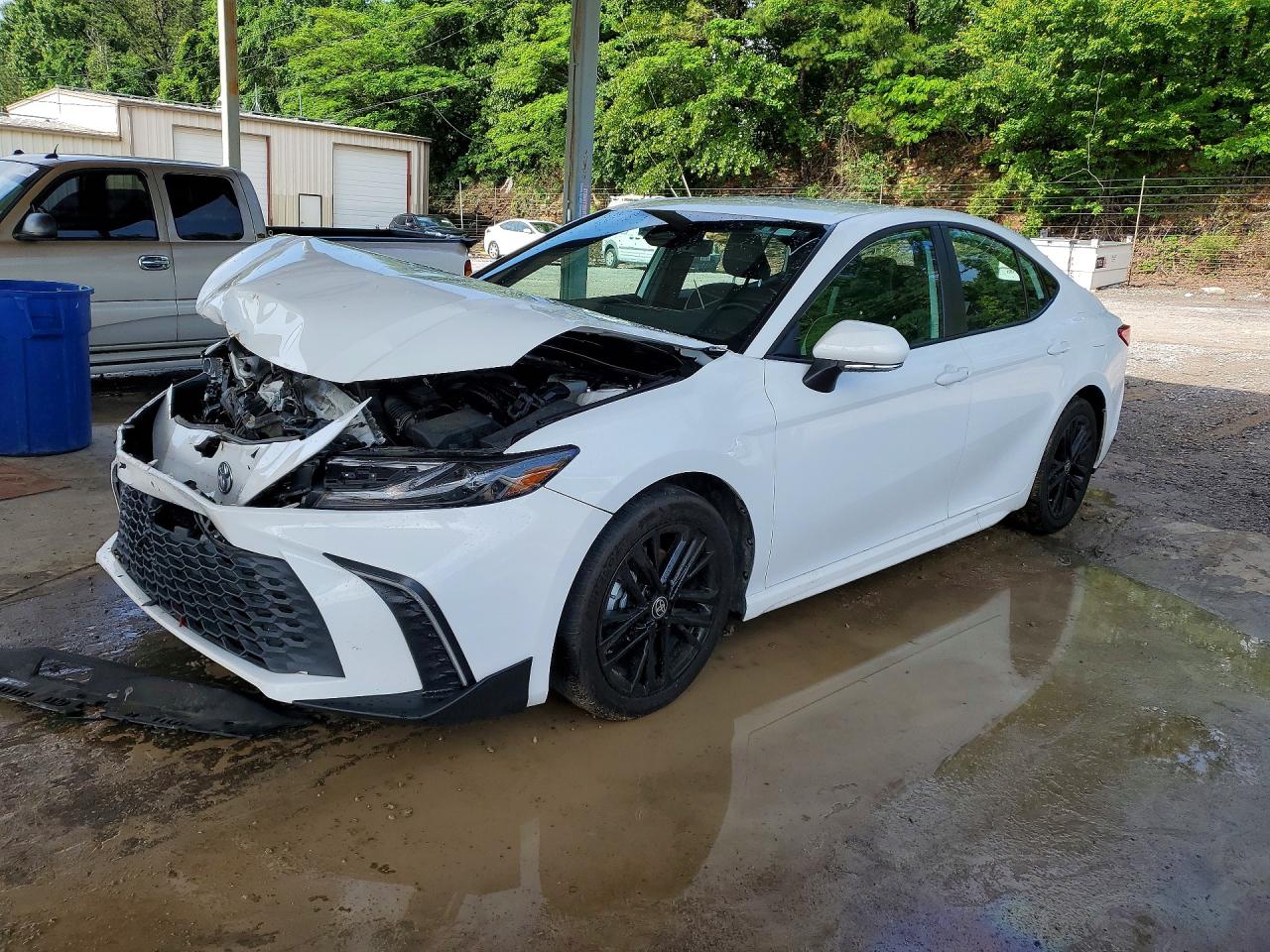 Salvage Toyota Camry Image