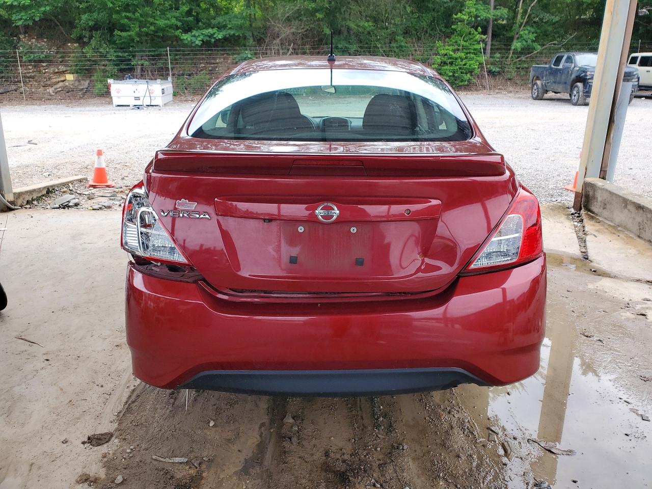 Nissan Versa S Plus