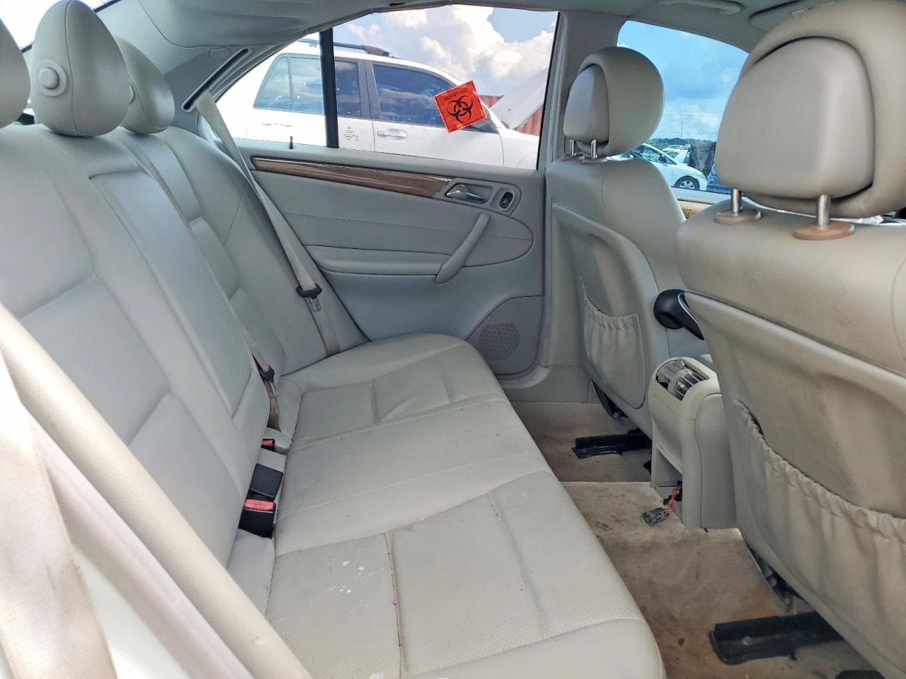 Mercedes-Benz C-Class 230