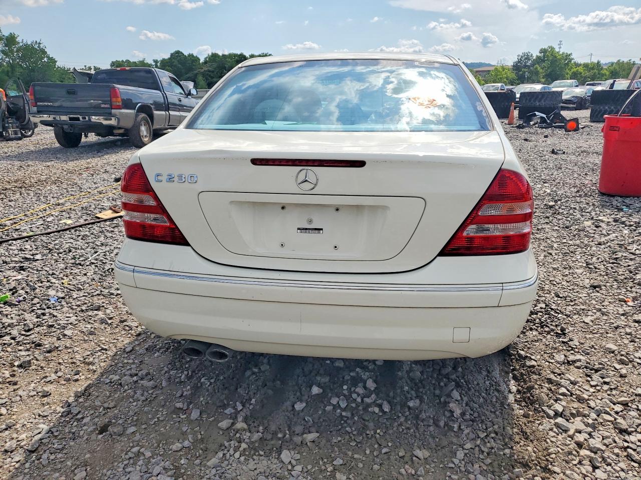 Mercedes-Benz C-Class 230